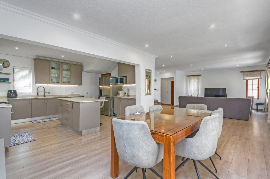 4 Bedroom Property for Sale in Barbeque Downs Gauteng