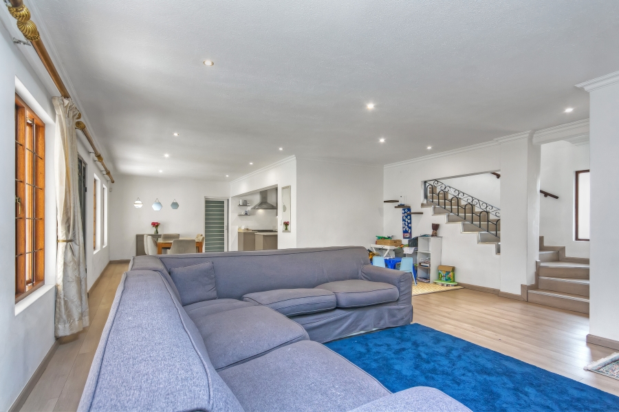 4 Bedroom Property for Sale in Barbeque Downs Gauteng