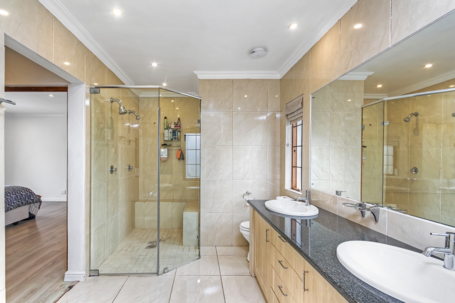 4 Bedroom Property for Sale in Barbeque Downs Gauteng