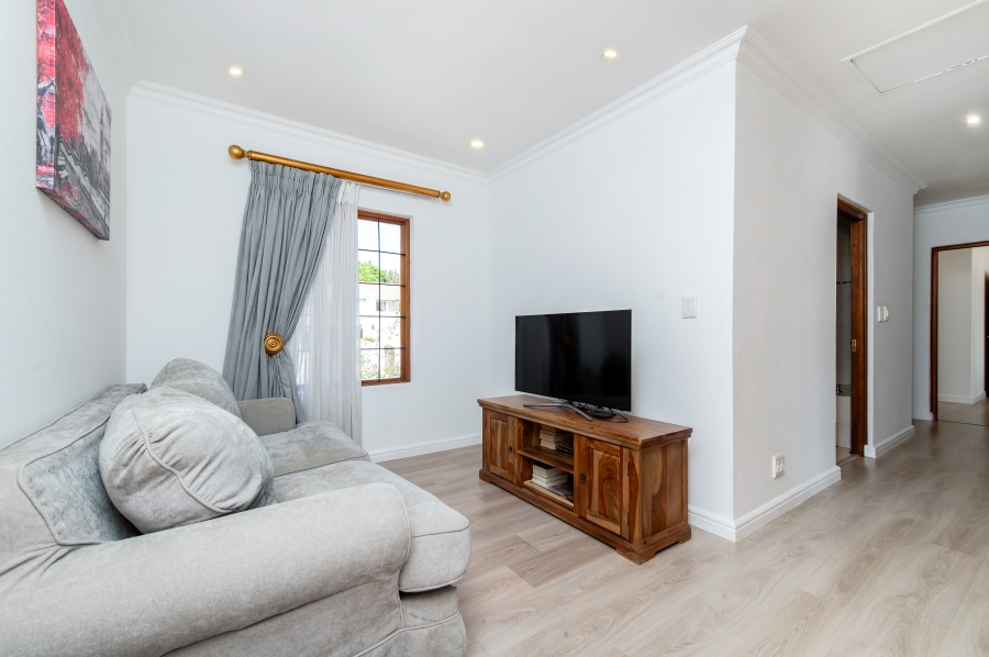 4 Bedroom Property for Sale in Barbeque Downs Gauteng