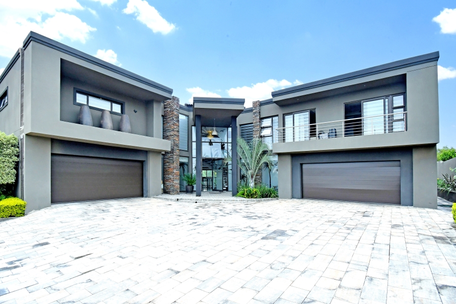 5 Bedroom Property for Sale in Blue Valley Golf Estate Gauteng