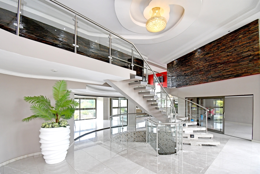 5 Bedroom Property for Sale in Blue Valley Golf Estate Gauteng