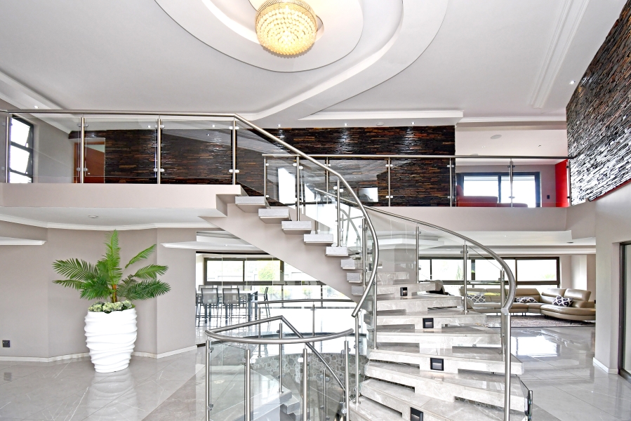 5 Bedroom Property for Sale in Blue Valley Golf Estate Gauteng