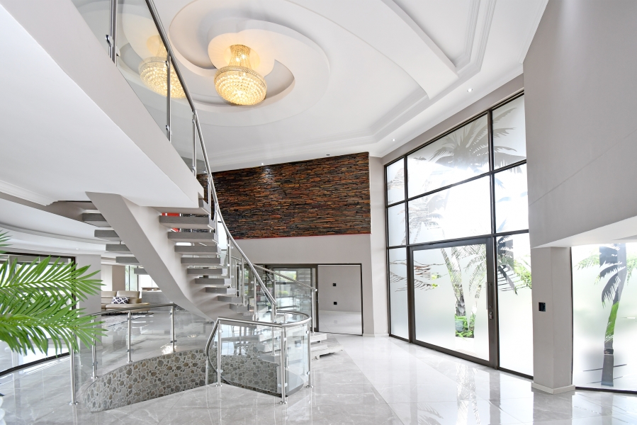 5 Bedroom Property for Sale in Blue Valley Golf Estate Gauteng