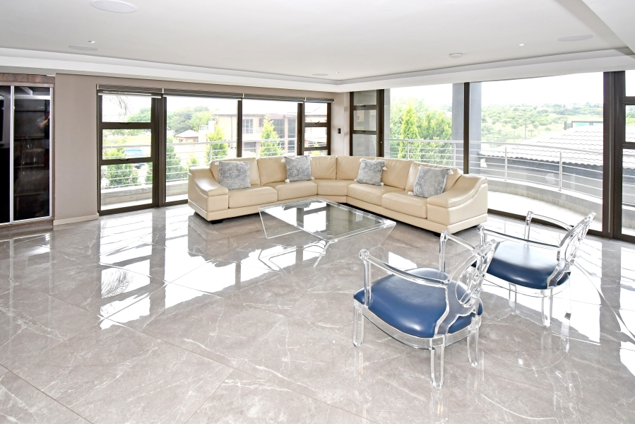 5 Bedroom Property for Sale in Blue Valley Golf Estate Gauteng