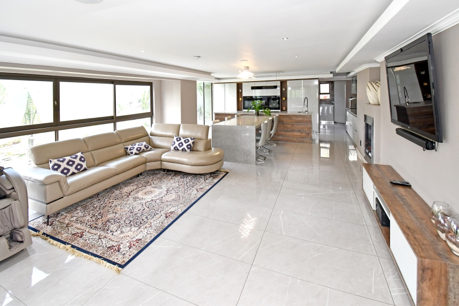 5 Bedroom Property for Sale in Blue Valley Golf Estate Gauteng