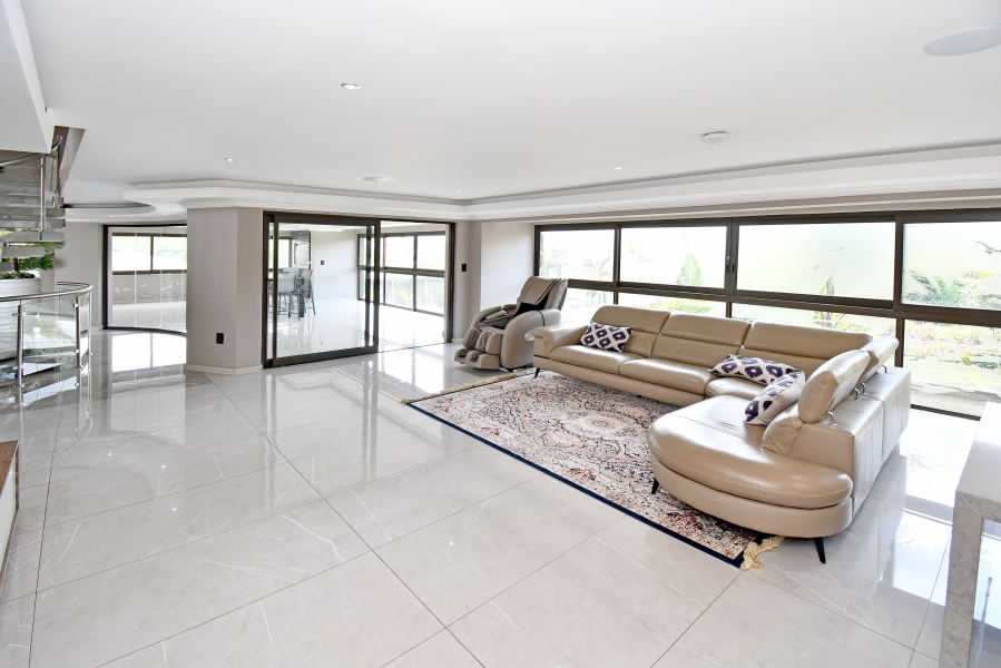 5 Bedroom Property for Sale in Blue Valley Golf Estate Gauteng