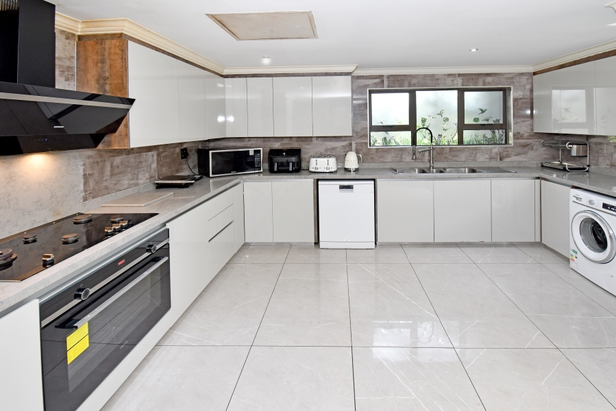 5 Bedroom Property for Sale in Blue Valley Golf Estate Gauteng