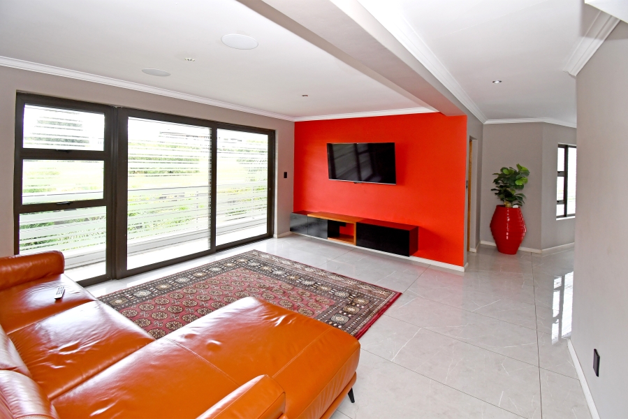 5 Bedroom Property for Sale in Blue Valley Golf Estate Gauteng