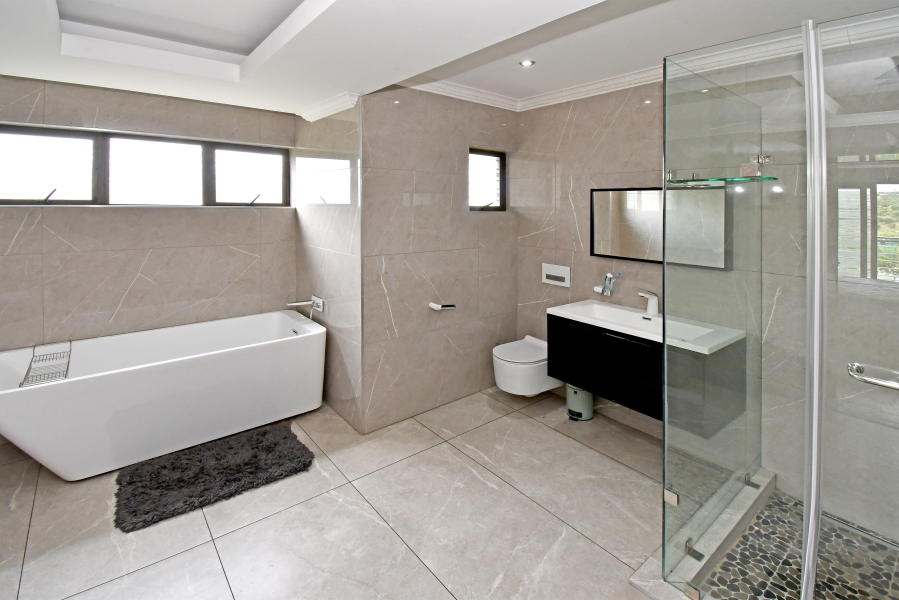 5 Bedroom Property for Sale in Blue Valley Golf Estate Gauteng