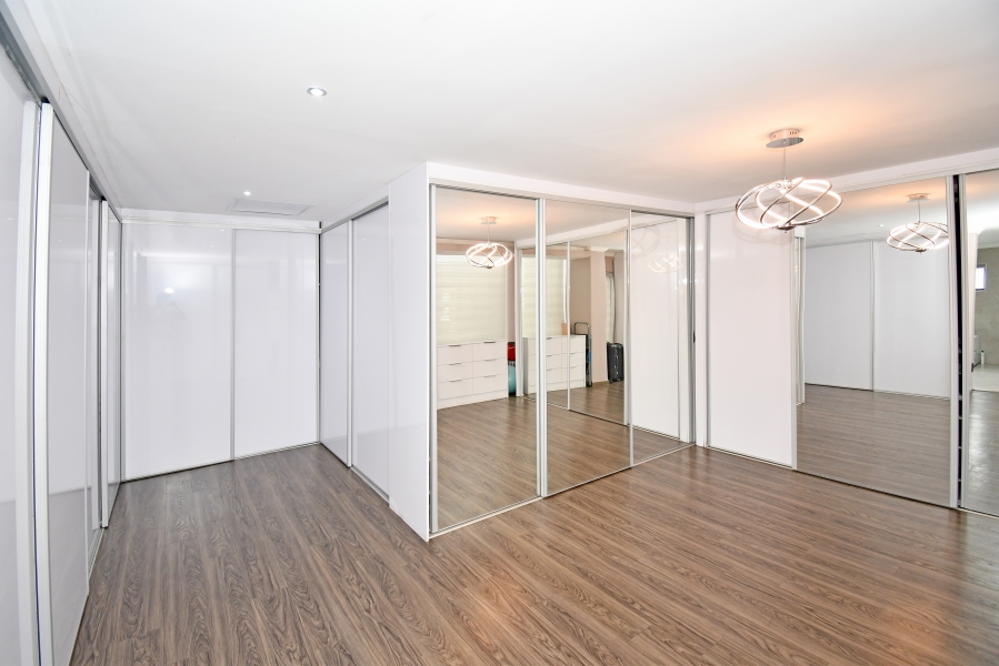 5 Bedroom Property for Sale in Blue Valley Golf Estate Gauteng