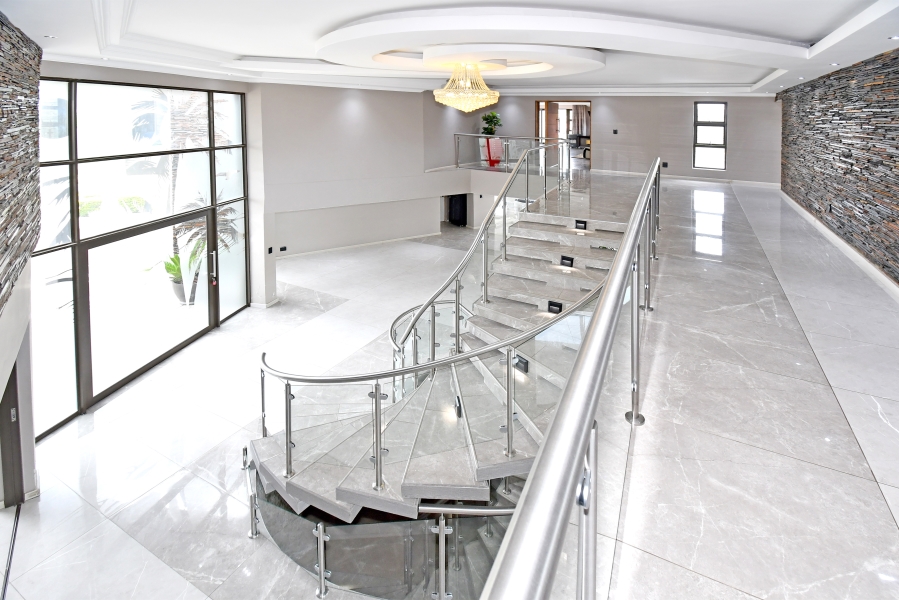 5 Bedroom Property for Sale in Blue Valley Golf Estate Gauteng