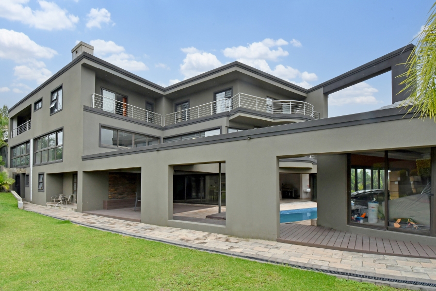 5 Bedroom Property for Sale in Blue Valley Golf Estate Gauteng