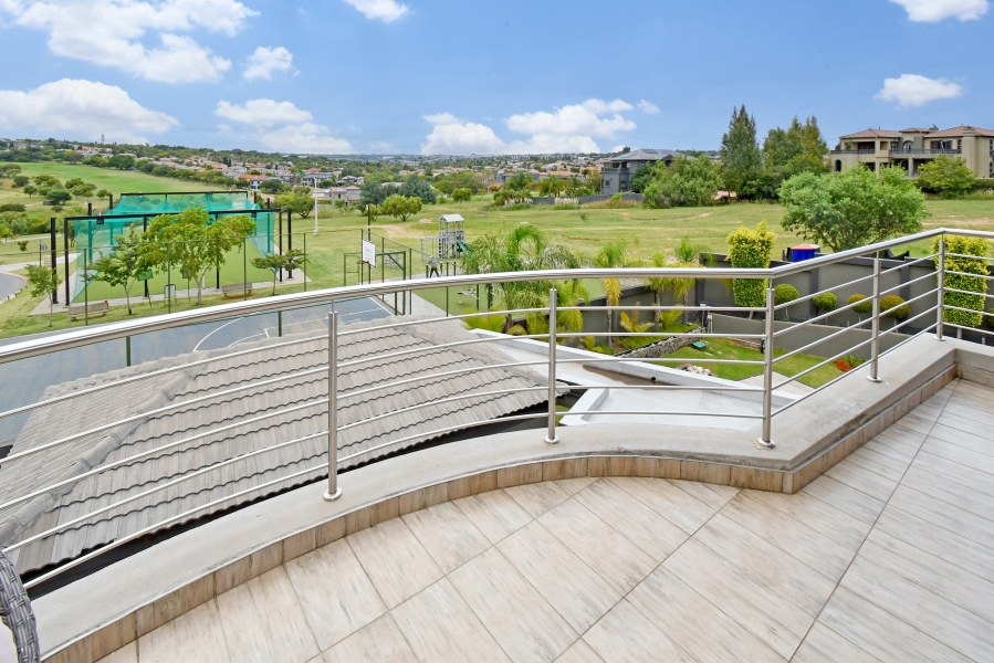 5 Bedroom Property for Sale in Blue Valley Golf Estate Gauteng