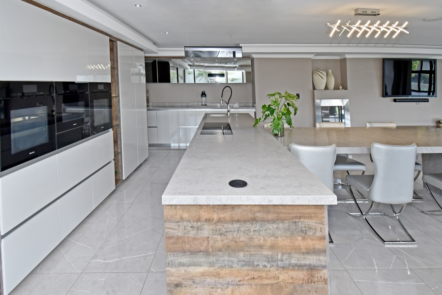 5 Bedroom Property for Sale in Blue Valley Golf Estate Gauteng