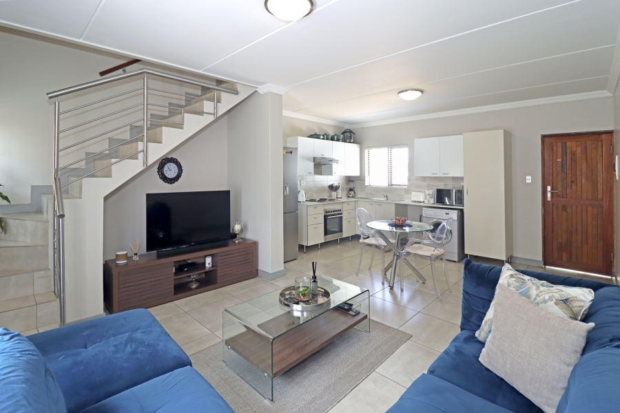 2 Bedroom Property for Sale in Blue Hills Gauteng