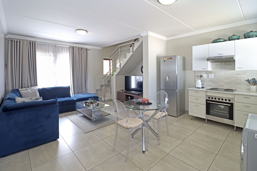 2 Bedroom Property for Sale in Blue Hills Gauteng