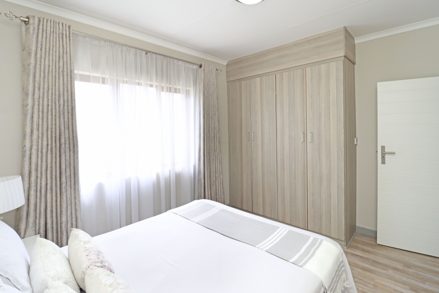 2 Bedroom Property for Sale in Blue Hills Gauteng