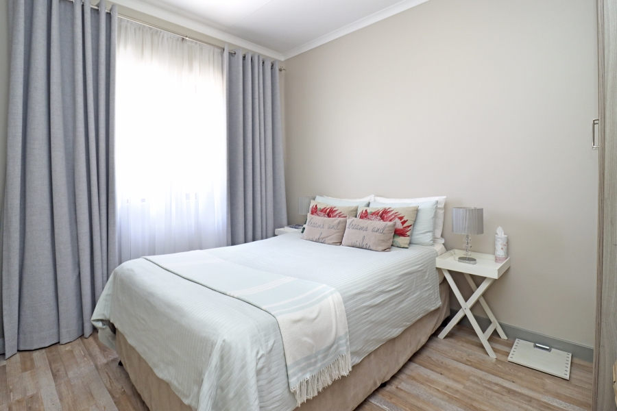 2 Bedroom Property for Sale in Blue Hills Gauteng