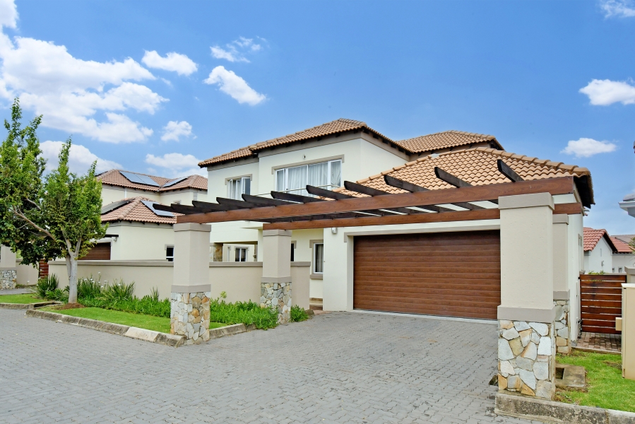 3 Bedroom Property for Sale in Blue Valley Golf Estate Gauteng