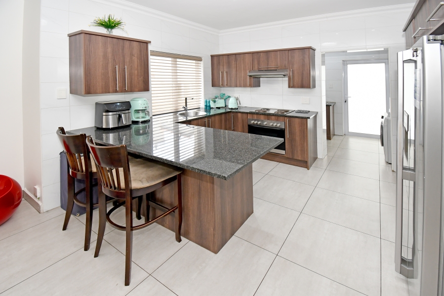 3 Bedroom Property for Sale in Blue Valley Golf Estate Gauteng