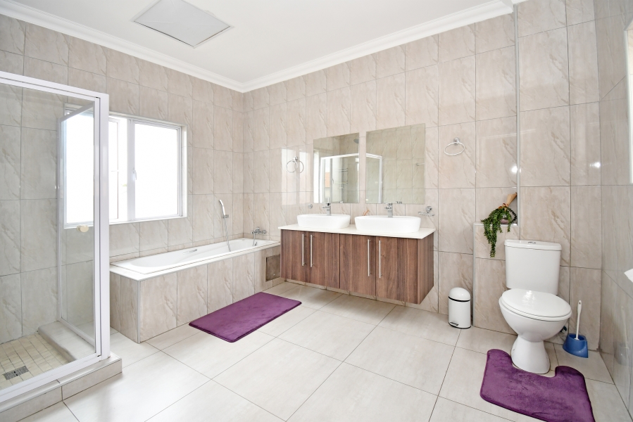 3 Bedroom Property for Sale in Blue Valley Golf Estate Gauteng