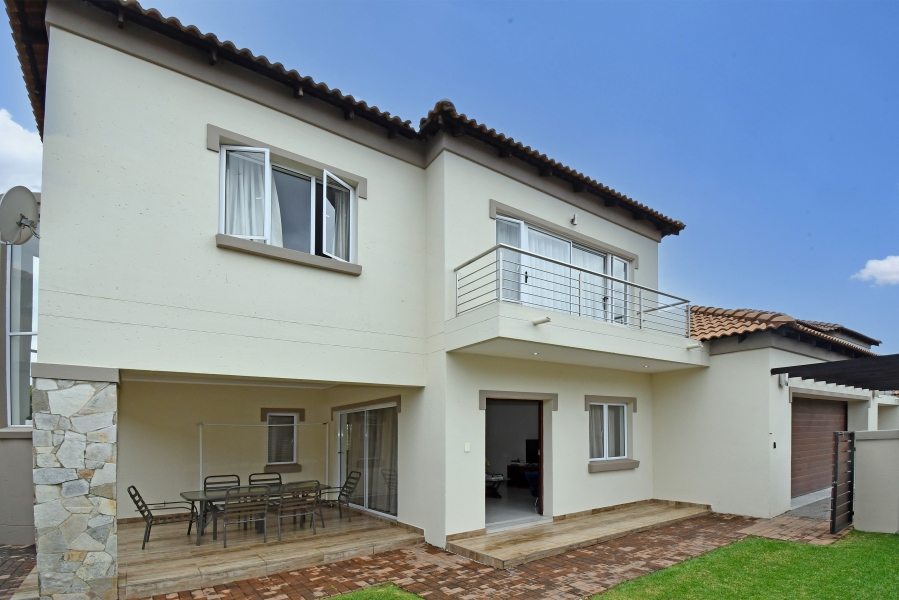 3 Bedroom Property for Sale in Blue Valley Golf Estate Gauteng