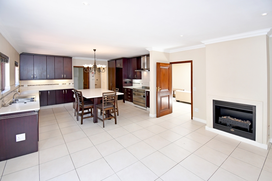 4 Bedroom Property for Sale in Lonehill Gauteng