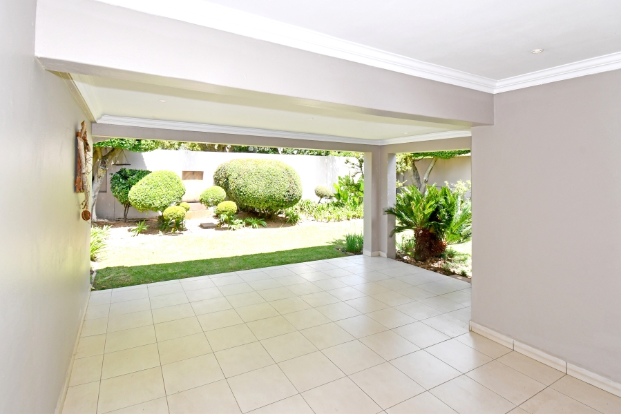 4 Bedroom Property for Sale in Lonehill Gauteng