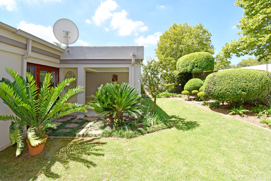 4 Bedroom Property for Sale in Lonehill Gauteng