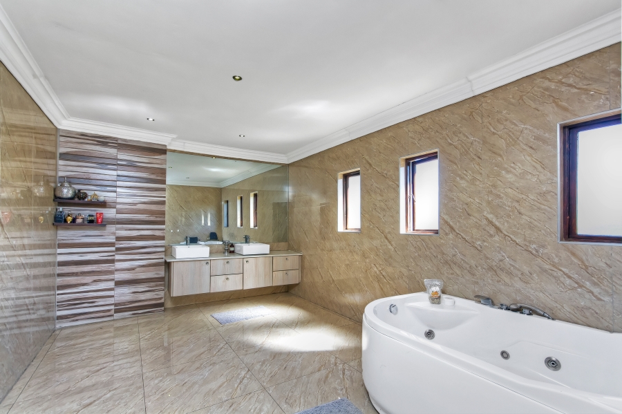 5 Bedroom Property for Sale in Summerset Gauteng