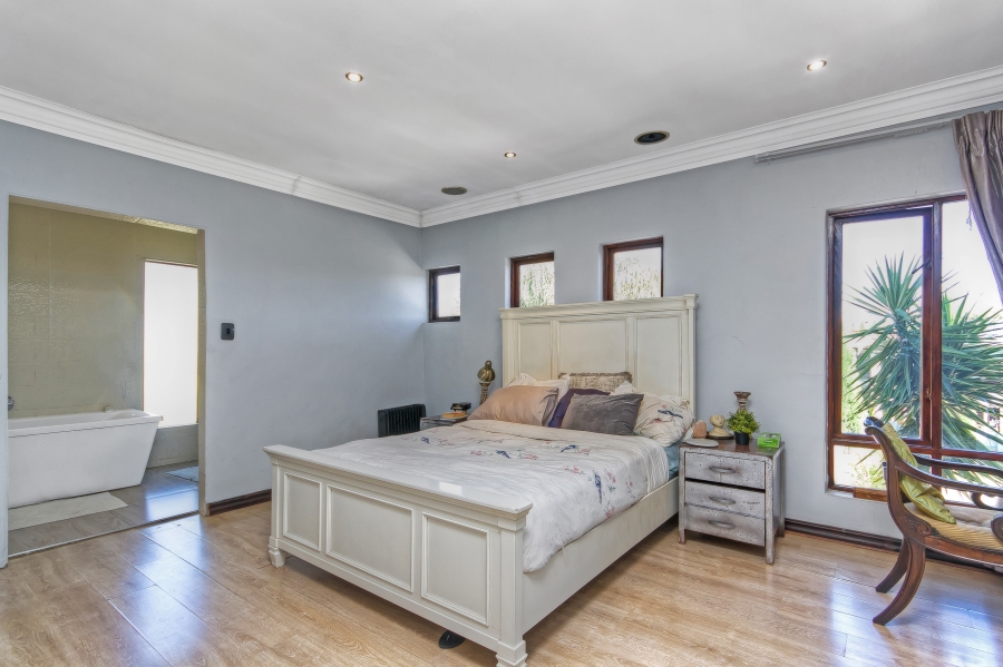 5 Bedroom Property for Sale in Summerset Gauteng