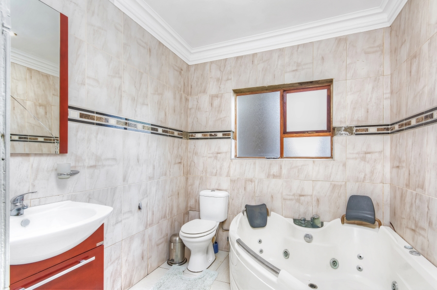 5 Bedroom Property for Sale in Summerset Gauteng