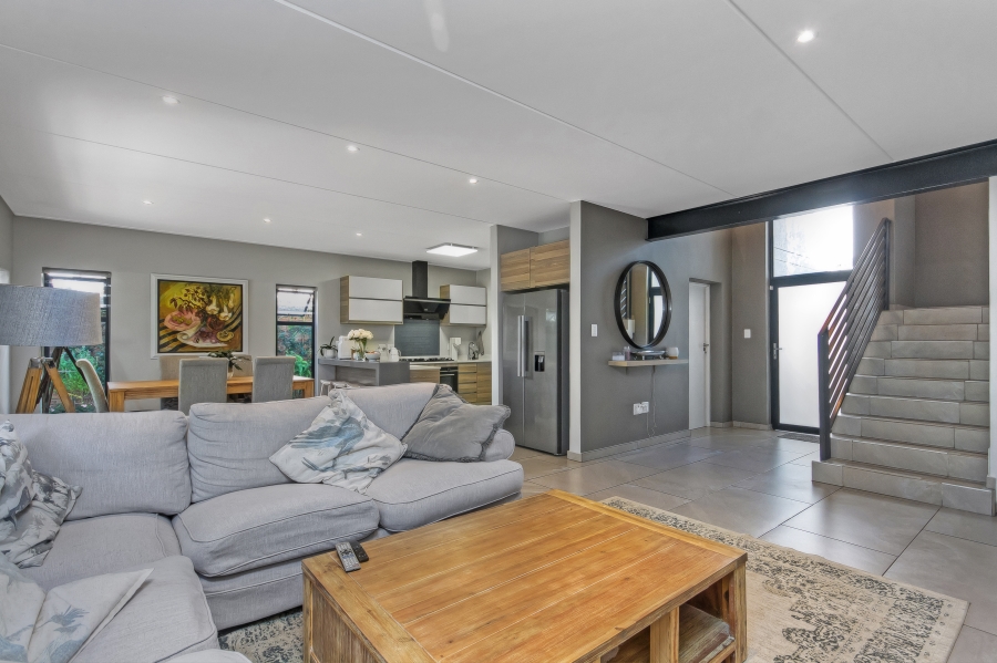 4 Bedroom Property for Sale in Crowthorne AH Gauteng