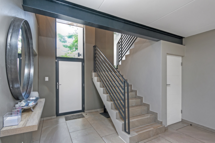 4 Bedroom Property for Sale in Crowthorne AH Gauteng