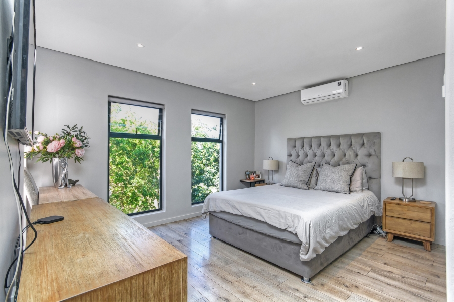 4 Bedroom Property for Sale in Crowthorne AH Gauteng