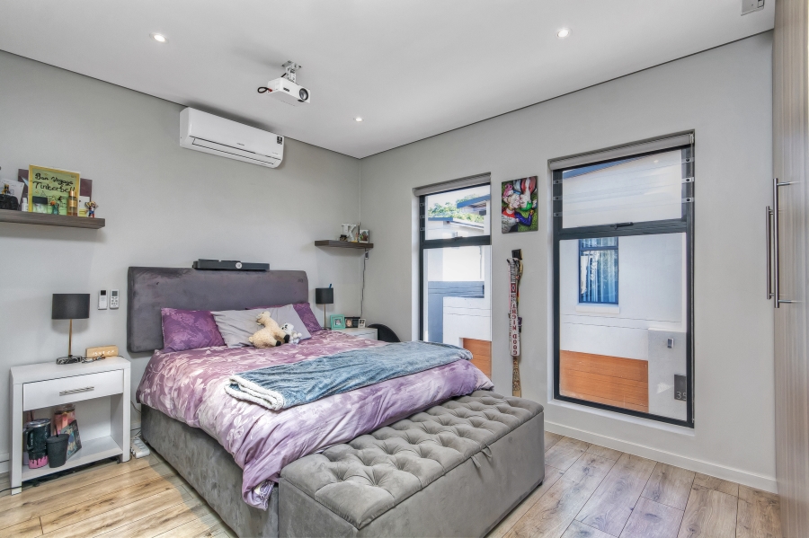 4 Bedroom Property for Sale in Crowthorne AH Gauteng