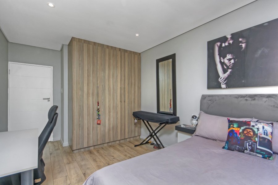 4 Bedroom Property for Sale in Crowthorne AH Gauteng