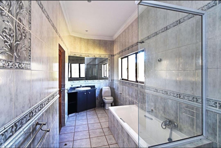 12 Bedroom Property for Sale in Saddlebrook Estate Gauteng