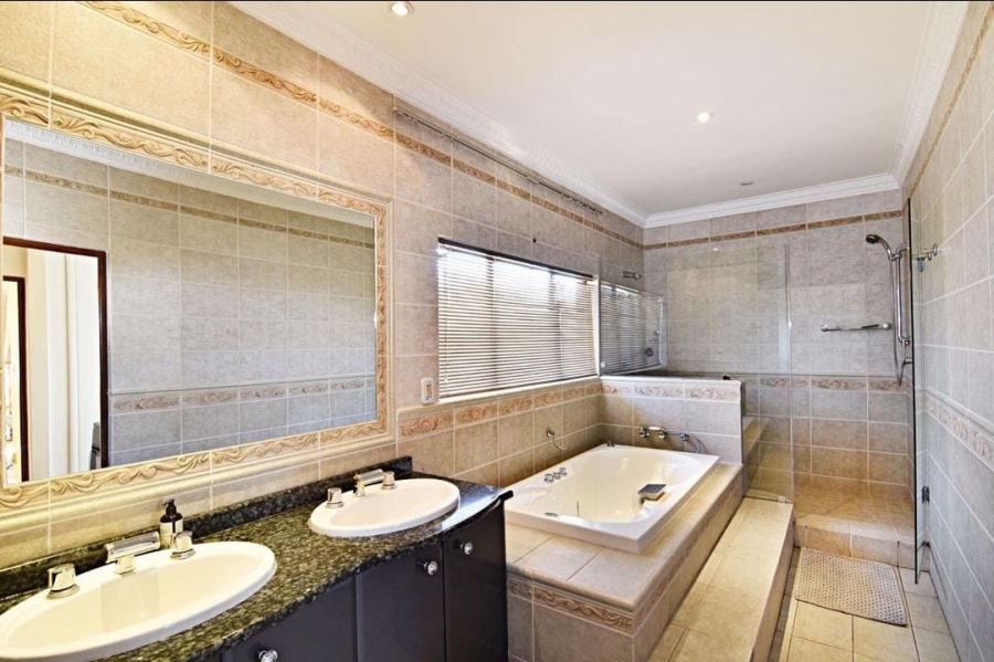 12 Bedroom Property for Sale in Saddlebrook Estate Gauteng