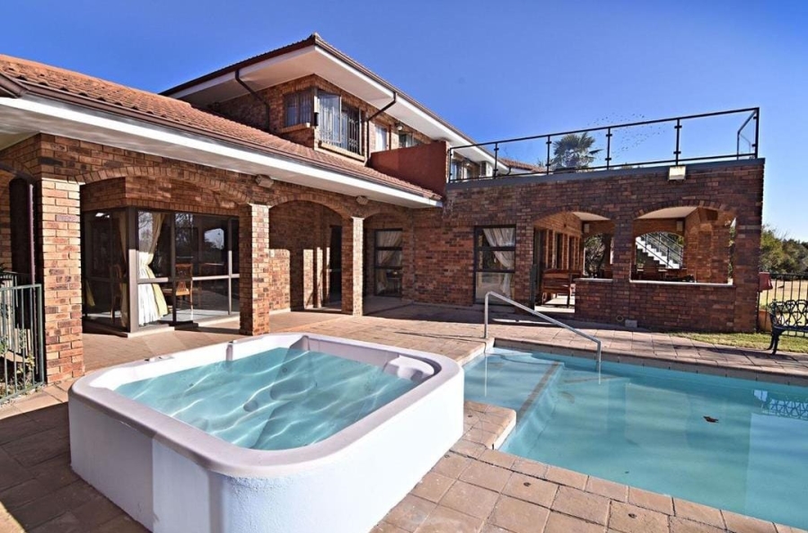 12 Bedroom Property for Sale in Saddlebrook Estate Gauteng
