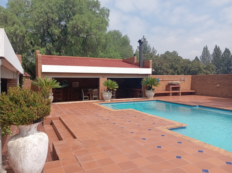 4 Bedroom Property for Sale in Van Der Merwes Kroon Gauteng