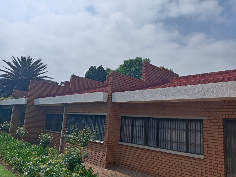 4 Bedroom Property for Sale in Van Der Merwes Kroon Gauteng