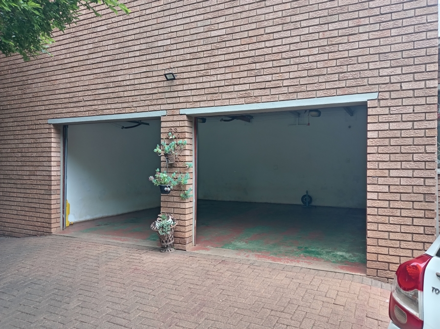 4 Bedroom Property for Sale in Van Der Merwes Kroon Gauteng