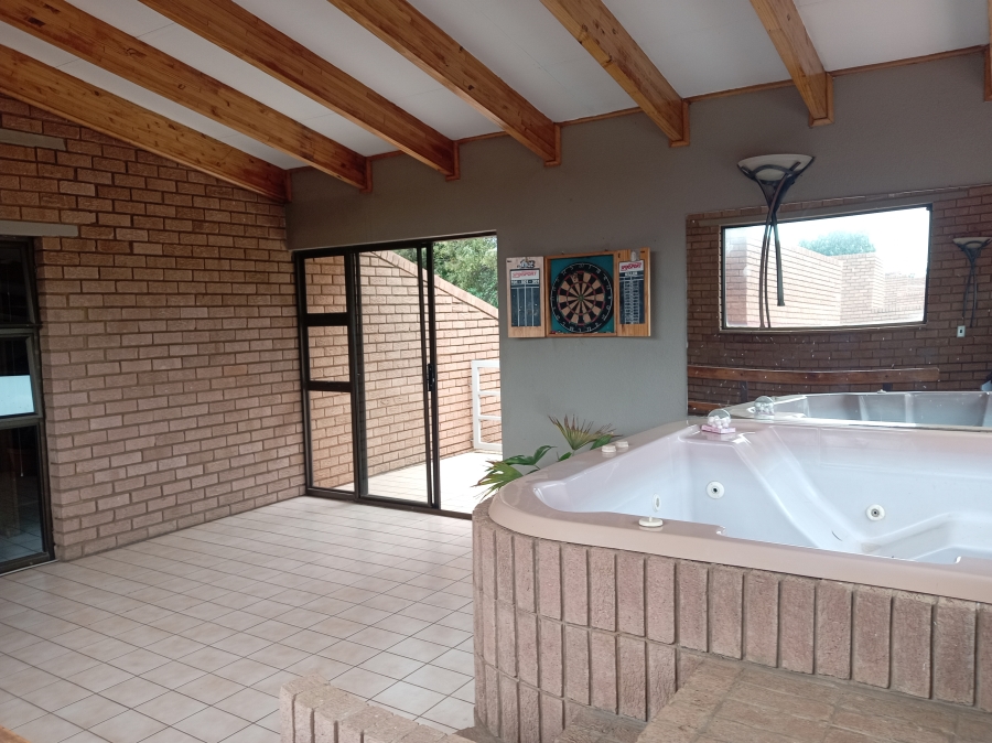 4 Bedroom Property for Sale in Van Der Merwes Kroon Gauteng