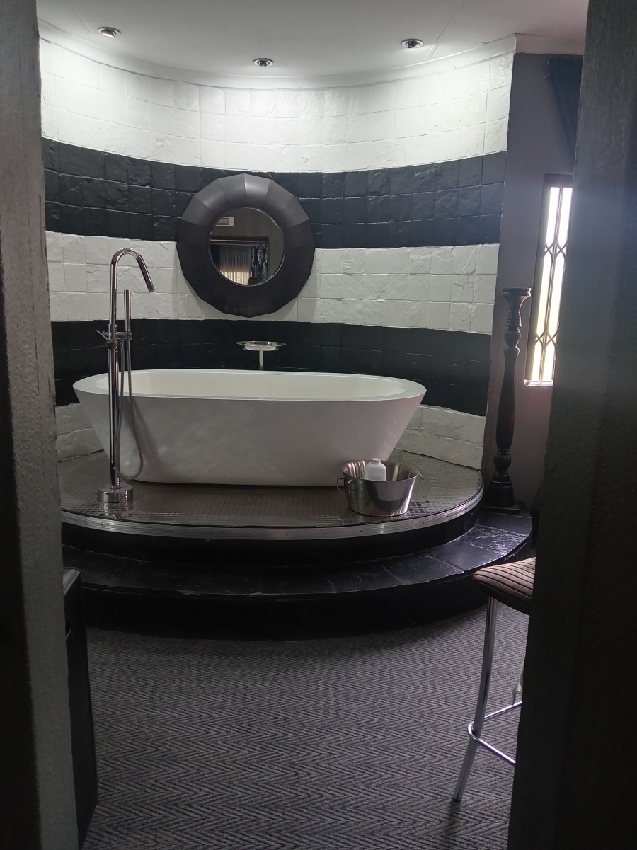 4 Bedroom Property for Sale in Van Der Merwes Kroon Gauteng