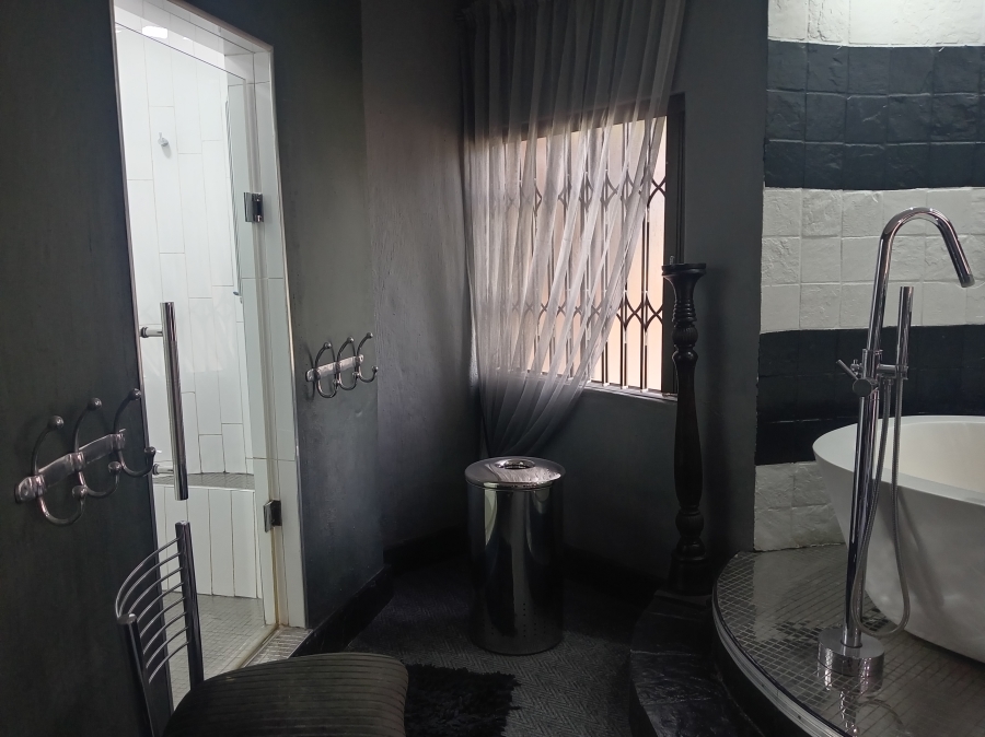 4 Bedroom Property for Sale in Van Der Merwes Kroon Gauteng