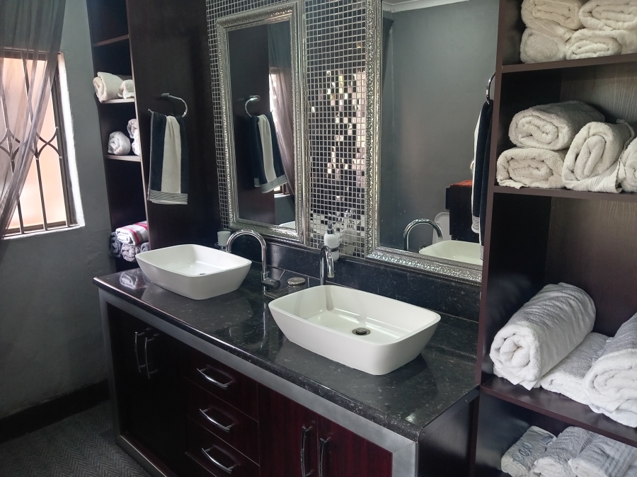 4 Bedroom Property for Sale in Van Der Merwes Kroon Gauteng