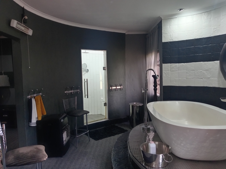 4 Bedroom Property for Sale in Van Der Merwes Kroon Gauteng