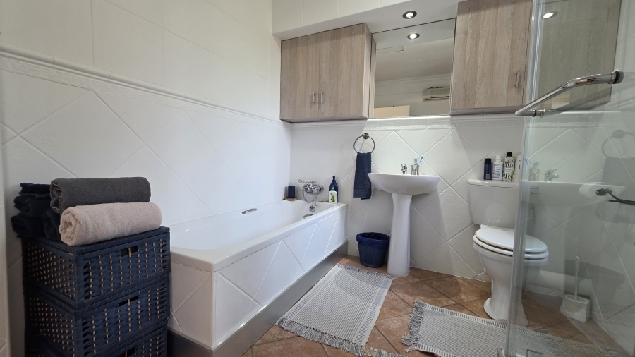 4 Bedroom Property for Sale in Boardwalk Manor Gauteng